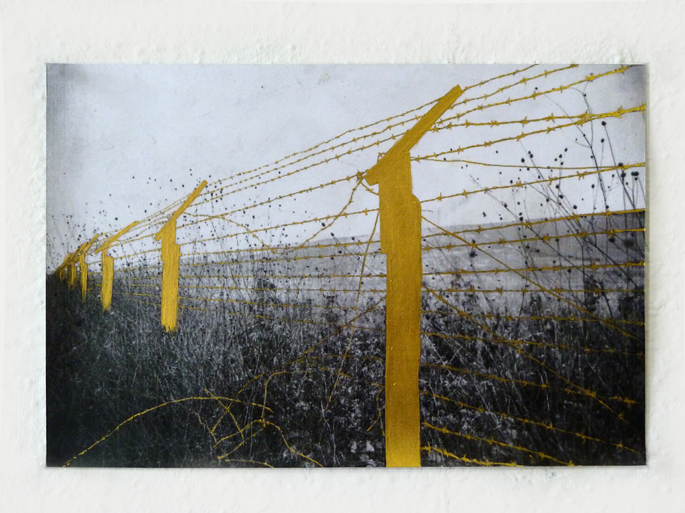 GoldenAge #2, 19 x 25 cm, mowilith, acryl goudverf op laserprint, 2015