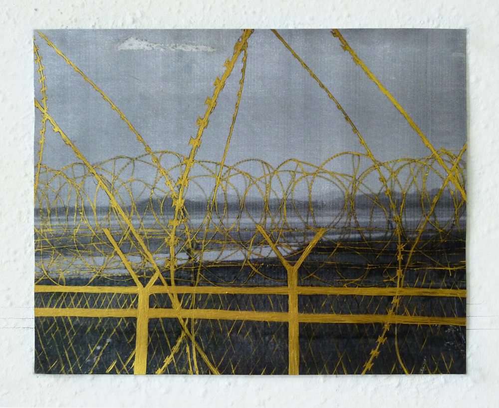 GoldenAge #3, 19 x 25 cm, mowilith, acryl goudverf op laserprint, 2015